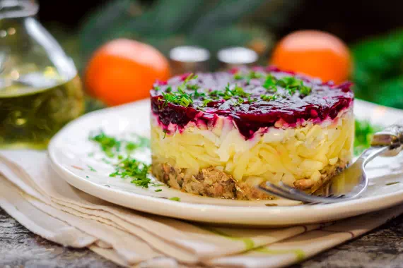 Праздничный салат Шпроты под шубой - очень простой рецепт с пошаговыми фото