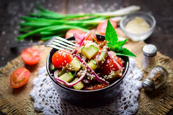 Салат со стручковой фасолью и овощами - оригинальный рецепт с пошаговыми фото