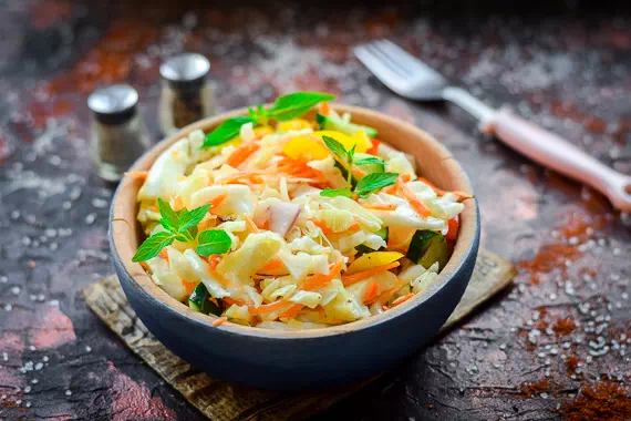 Салат из капусты с морковью и уксусом за 10 минут - очень простой рецепт с пошаговыми фото