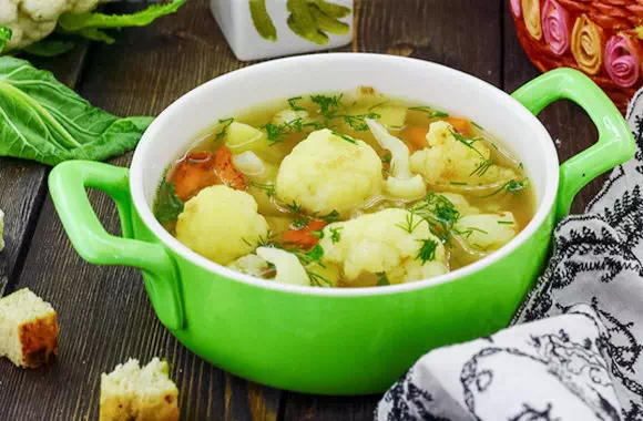 Суп с цветной капустой и картошкой