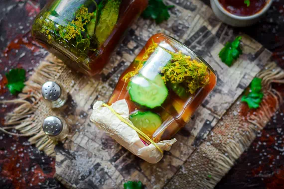 Огурцы с кетчупом чили на зиму - оригинальный рецепт с пошаговыми фото