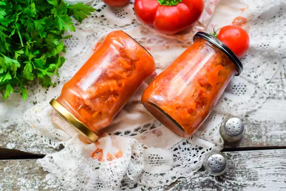 Салат из моркови, лука, перца и помидоров на зиму - оригинальный рецепт с пошаговыми фото