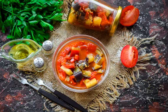 Салат «Тройка» из перца, баклажанов и помидоров на зиму - классический рецепт с пошаговыми фото