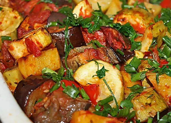 Картошка с мясом и баклажанами в духовке