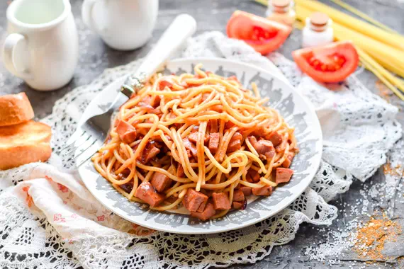 Вкуснейшие спагетти с колбасой - оригинальный рецепт с пошаговыми фото