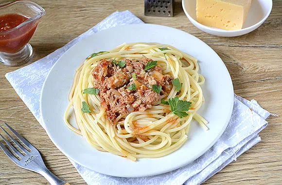 Спагетти с тушенкой - очень быстрый и простой рецепт с пошаговыми фото