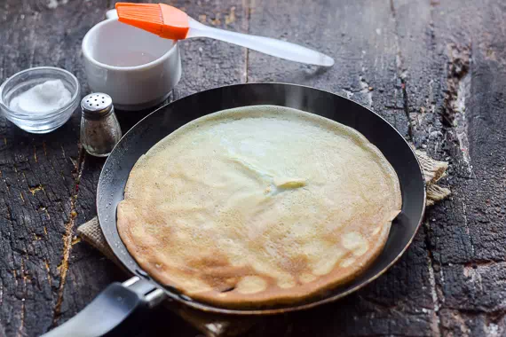 Блины на воде и молоке с яйцами пошаговый рецепт с фото пошагово