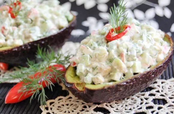 Салат с авокадо и крабовыми палочками - пошаговый рецепт с фото