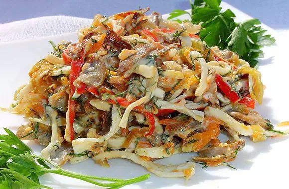 Салат с жареными крабовыми палочками - пошаговый рецепт с фото