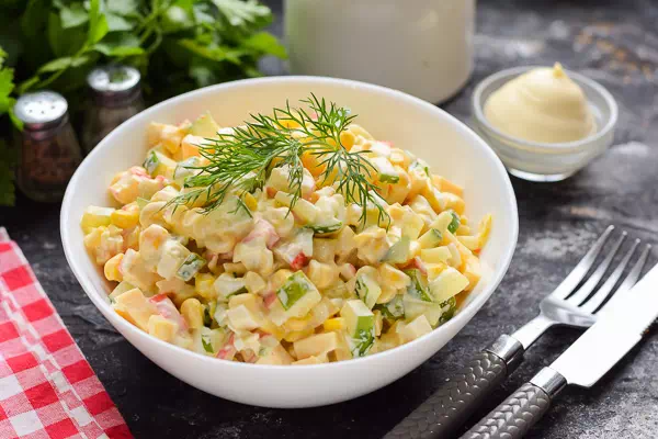 Крабовый салат с сыром - простой пошаговый рецепт с фото