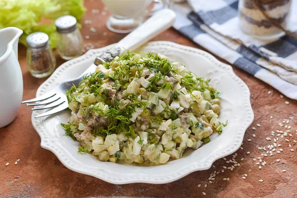 Салат из печени трески с огурцом - классический рецепт с пошаговыми фото