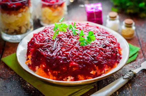 Селедка под шубой - классический рецепт праздничного салата с пошаговыми фото