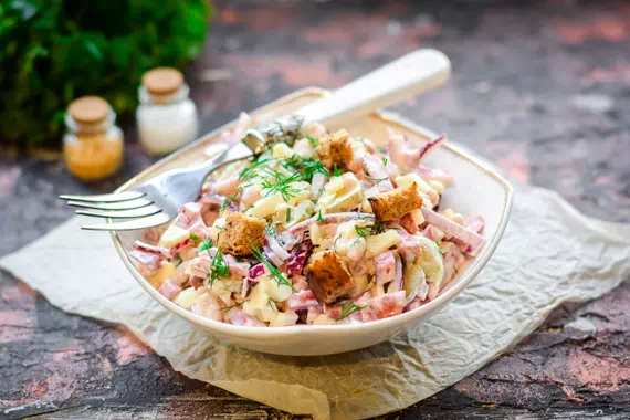 Салат с фасолью и копченой колбасой - оригинальный рецепт с пошаговыми фото