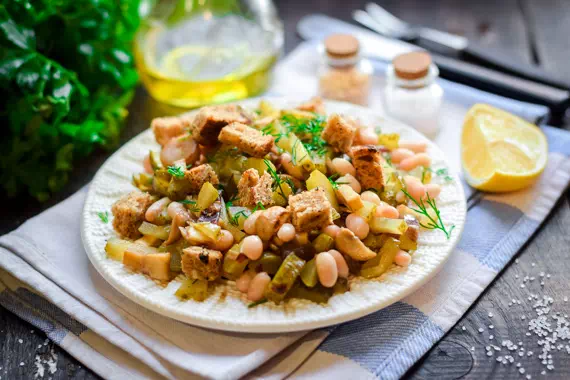 Постный салат с шампиньонами и фасолью - простой пошаговый рецепт с фото