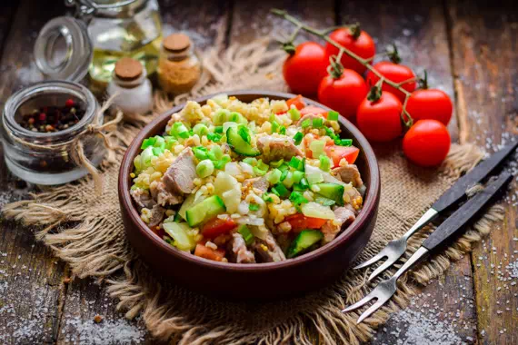 Сытный салат с булгуром и мясом - оригинальный рецепт с пошаговыми фото