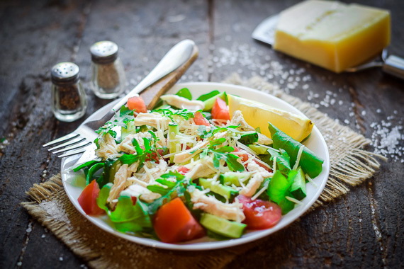 Салат с рукколой, помидорами и курицей - быстрый рецепт с  пошаговыми фото