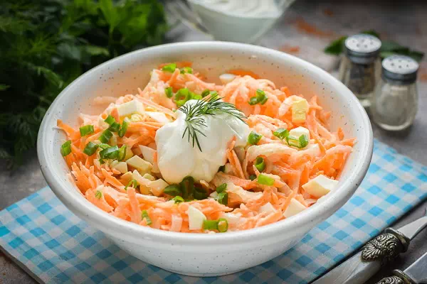 Салат с редькой и морковью - быстрый рецепт с пошаговыми фото