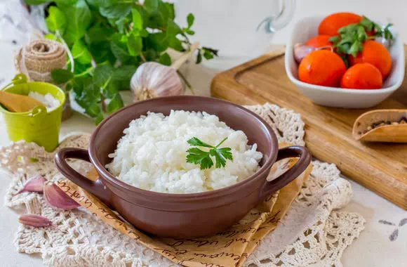 Как правильно варить рис на воде в кастрюле для гарнира - рецепт с пошаговыми фото