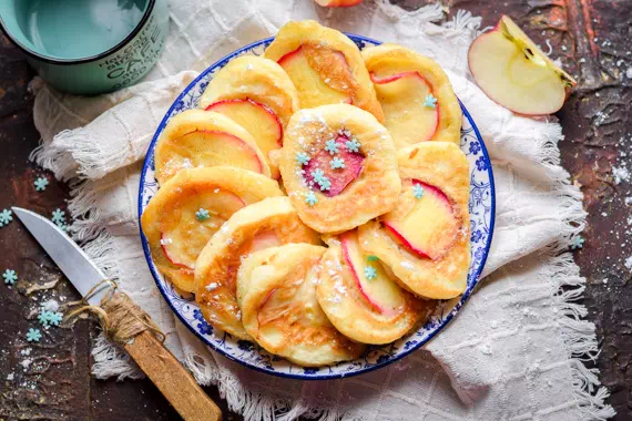 Оладьи с творогом и яблоками - классический рецепт с фото