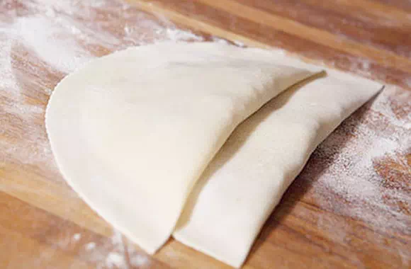 Чебуреки из теста приготовленного в хлебопечке