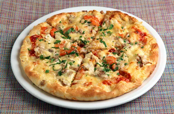 Пицца с курицей - простой пошаговый рецепт