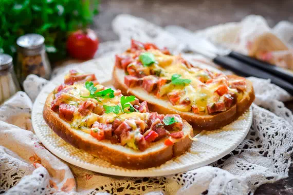 Вкуснейшие горячие бутерброды в духовке - пошаговые рецепты с фото