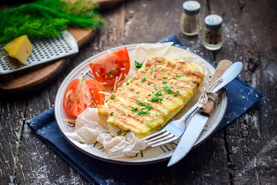 Лаваш с колбасой и сыром на сковороде - два лучших рецепта с пошаговыми фото