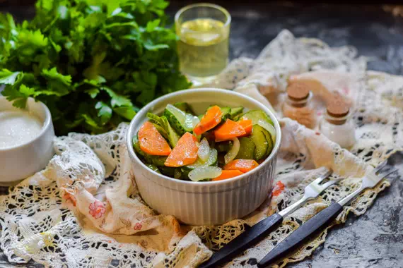Салат из огурцов на зиму - классический рецепт с пошаговыми фото