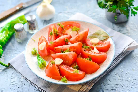 Малосольные помидоры быстрого приготовления - очень простой рецепт с пошаговыми фото
