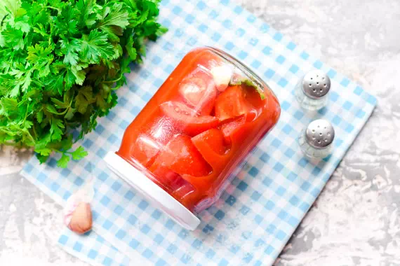 Очень вкусные помидоры дольками на зиму - классический рецепт с пошаговыми фото