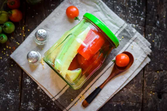 Ассорти помидоры с кабачками на зиму - классический рецепт с фото