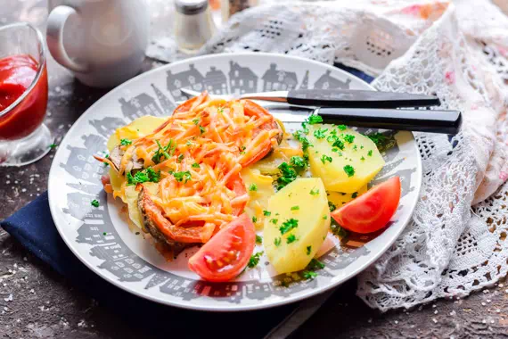 Мясо по-французски с картошкой и грибами - очень простой рецепт с пошаговыми фото