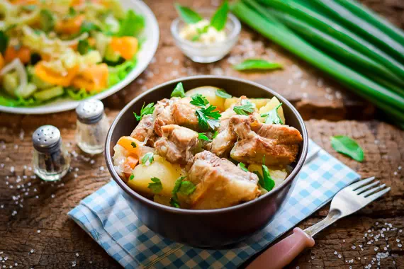 Свиные ребрышки с картошкой на сковороде - проверенный рецепт с пошаговыми фото