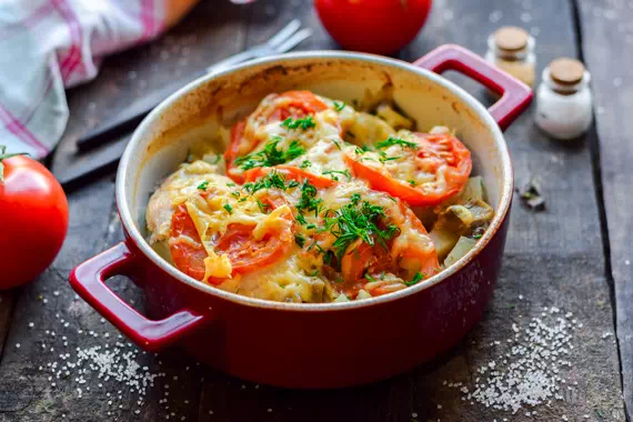 Вкуснейшая курица с картошкой и сыром в духовке - простой рецепт с пошаговыми фото 