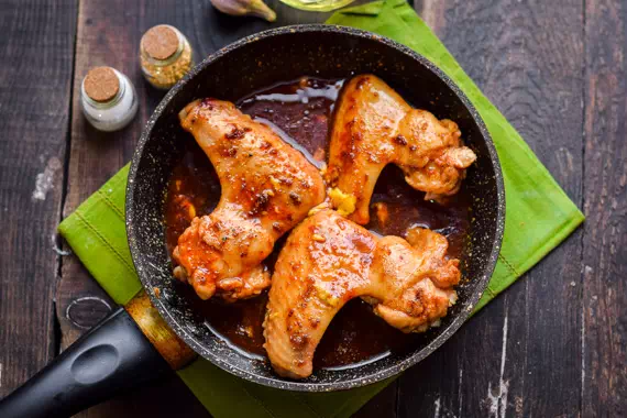 Куриные крылышки на сковороде - классический рецепт с фото
