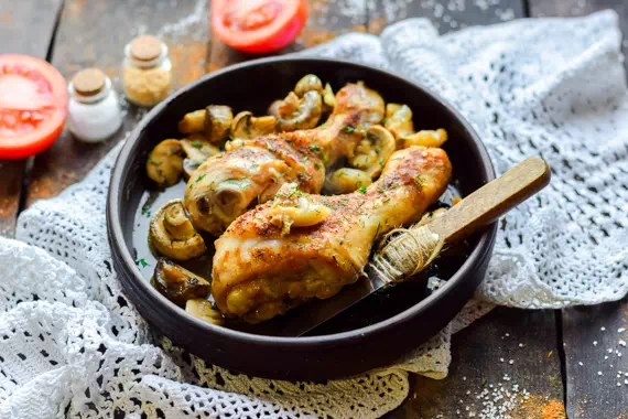 Очень вкусные куриные голени с грибами - классический рецепт с фото