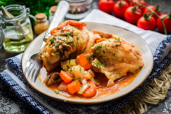 Курица с грибами в рукаве - классический рецепт с фото