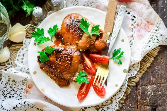 Вкуснейшие куриные бедра в духовке - очень простой и оригинальный рецепт с пошаговыми фото