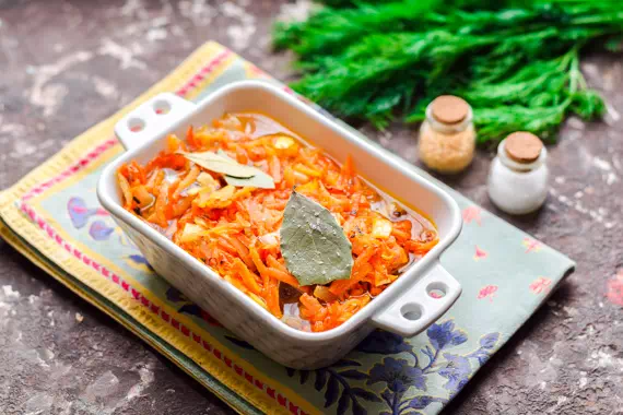 Треска тушеная с морковью - классический рецепт с пошаговыми фото
