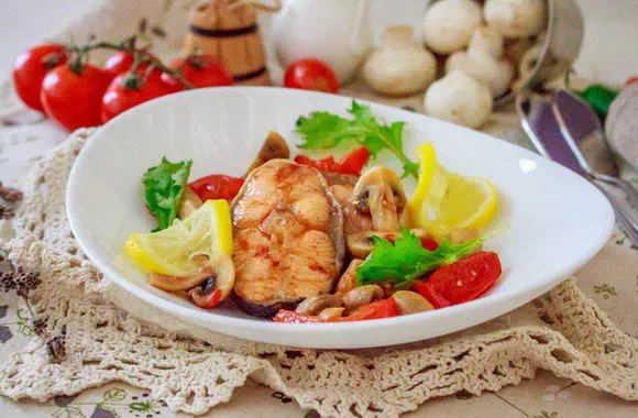 Семга с овощами и грибами на сковороде рецепт с фото