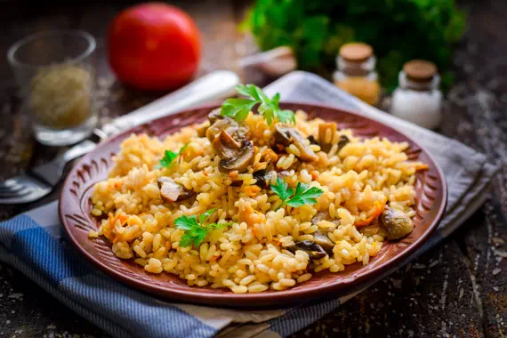 Рис с шампиньонами - быстрый рецепт с пошаговыми фото