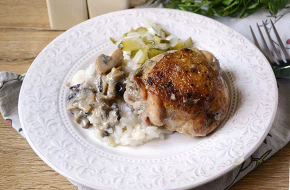 Курица с шампиньонами в сливочном соусе - оригинальный рецепт с фото