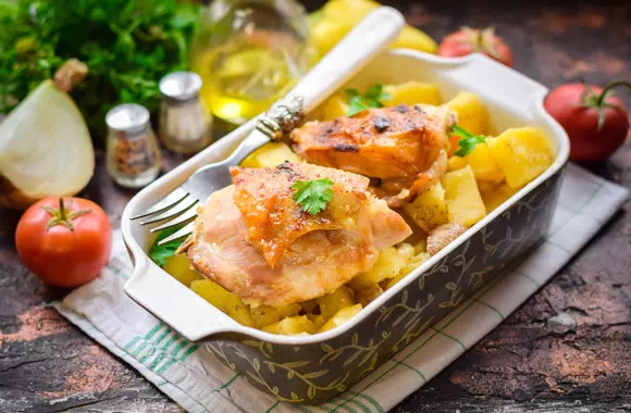 Курица с шампиньонами и картошкой в духовке - простой рецепт с пошаговыми фото