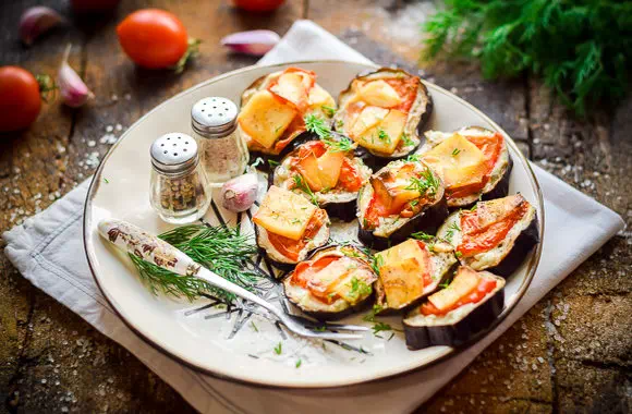 Баклажаны в духовке с помидорами и сыром - очень простой рецепт с пошаговыми фото