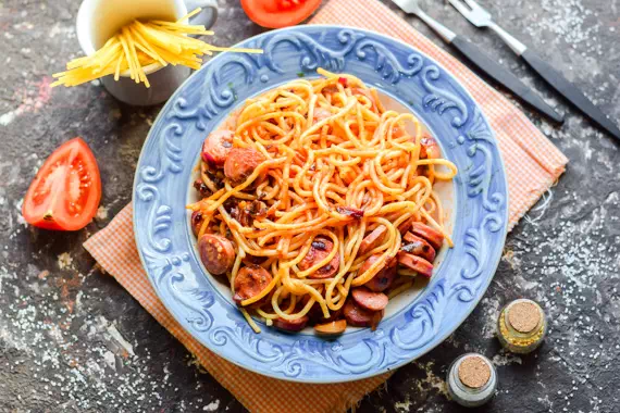Вкуснейшие спагетти с сосисками - интересный рецепт с пошаговыми фото