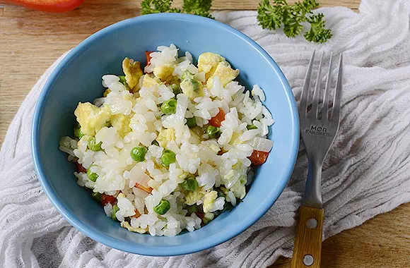 Рис с овощами и омлетом - оригинальный рецепт с пошаговыми фото
