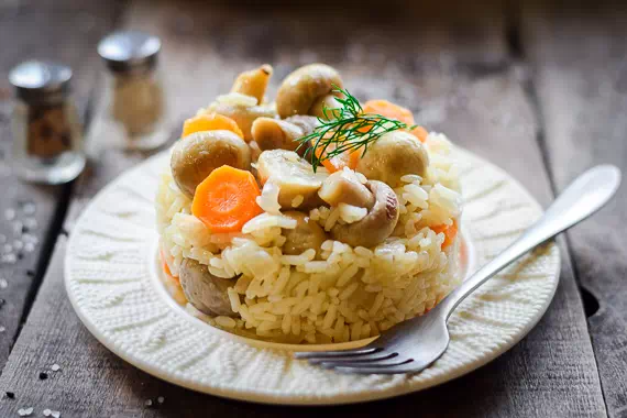 Рис с грибами на сковороде - оригинальный рецепт с пошаговыми фото